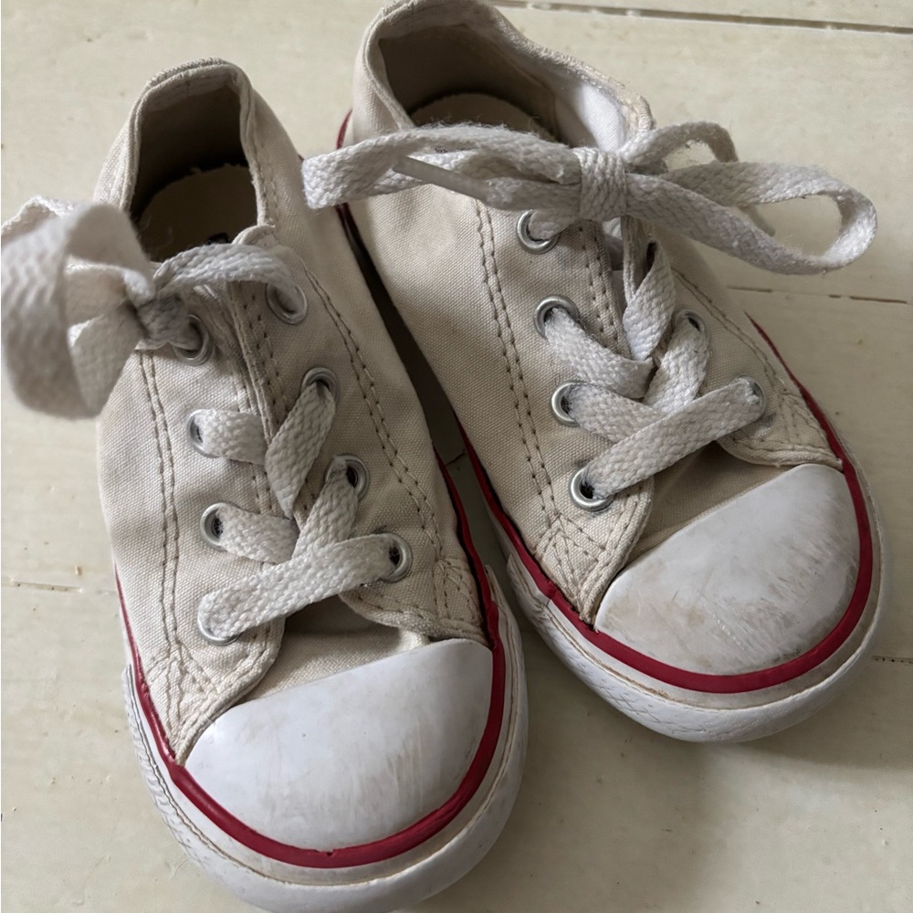 Classic White Kids Converse All Star Low Top Sneakers Sz 7